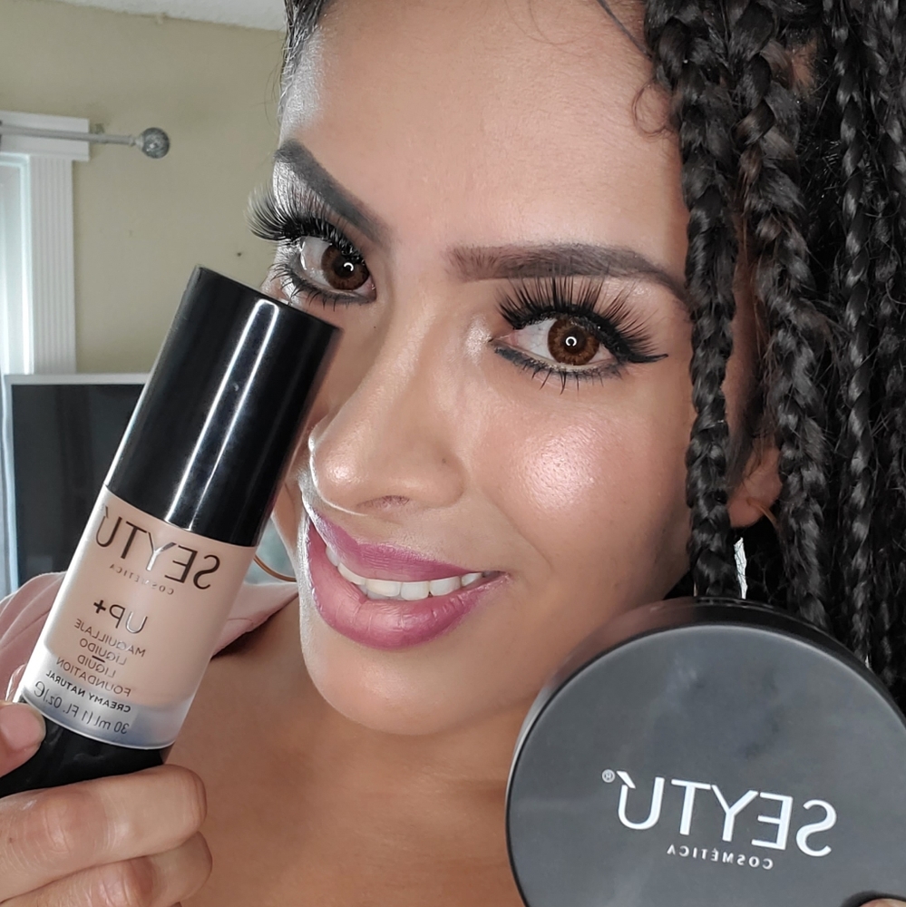 Liquid and powder make up